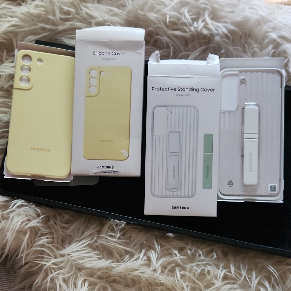Samsung Galaxy S22 Yellow and White Covers